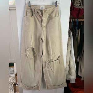 BDG Skater Baggy Jeans in light khaki